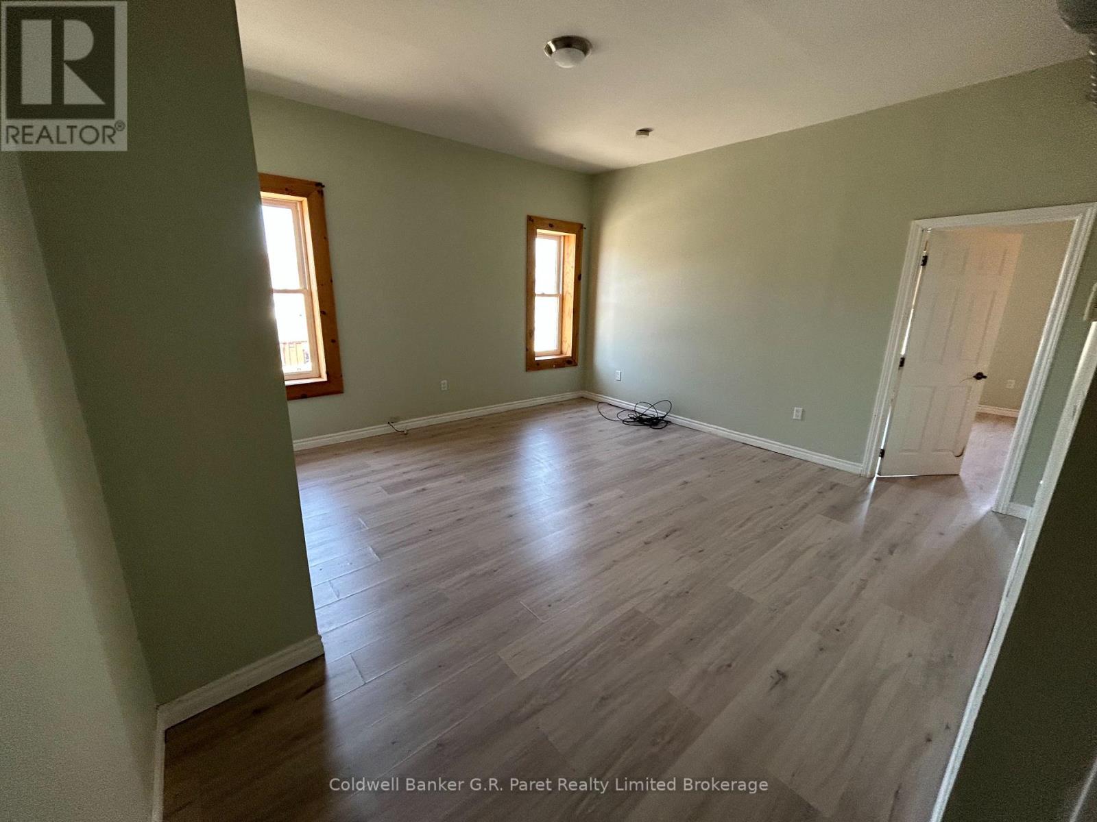 68 Robinson Street, Norfolk, Ontario  N3Y 1W6 - Photo 4 - X12155391