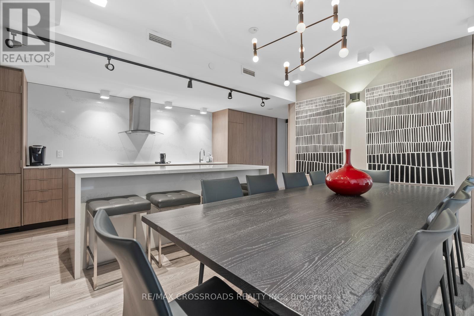 2105 - 215 Queen Street, Toronto, Ontario  M5V 0P5 - Photo 21 - C12152844