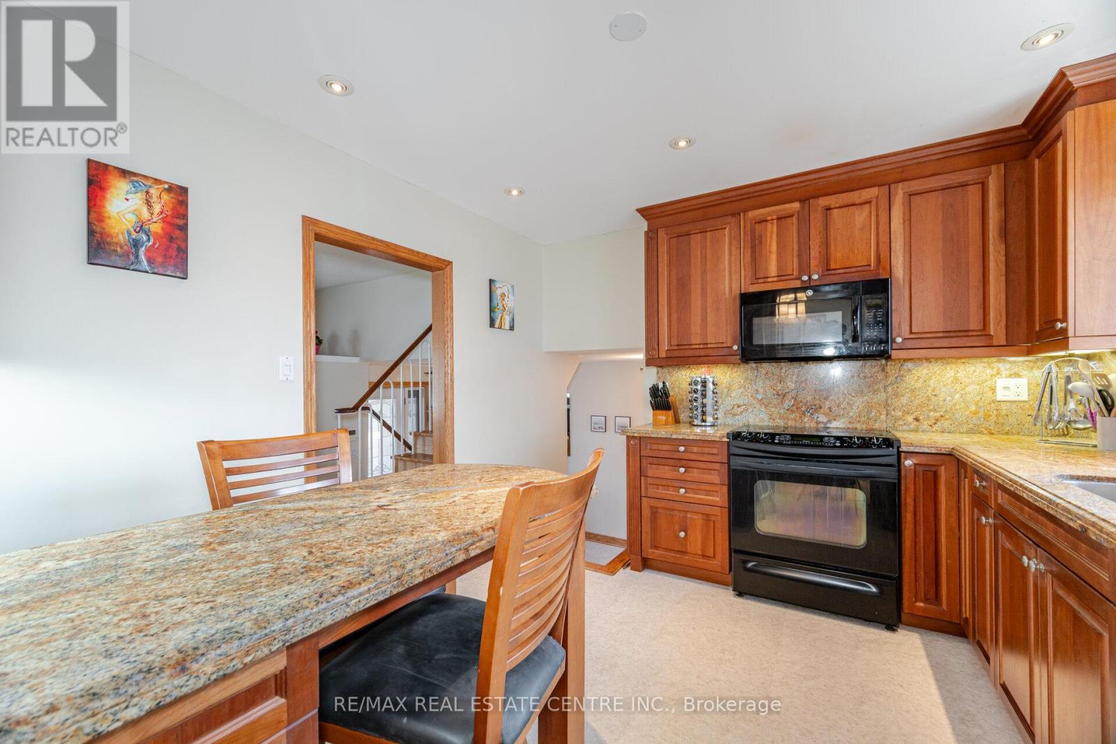 45 Core Crescent, Brampton (Brampton East), Ontario  L6W 2G6 - Photo 11 - W12064196