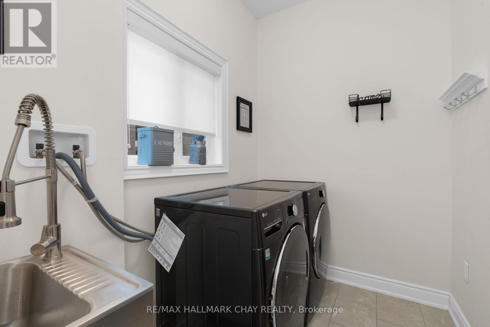 18 Cypress Point Street, Barrie, Ontario  L4N 6J9 - Photo 16 - S12152290