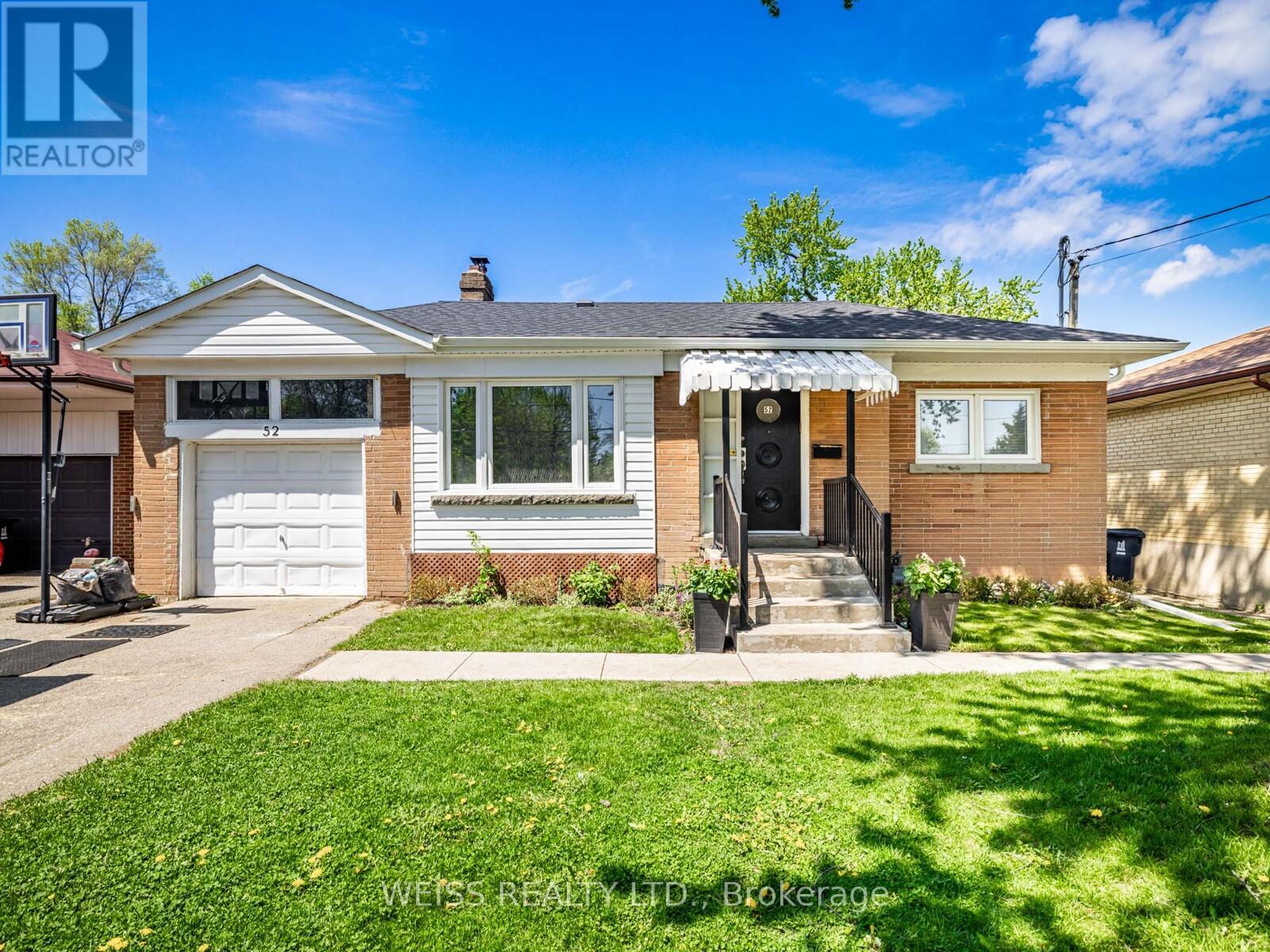 52 ALMORE AVENUE, Toronto, Ontario