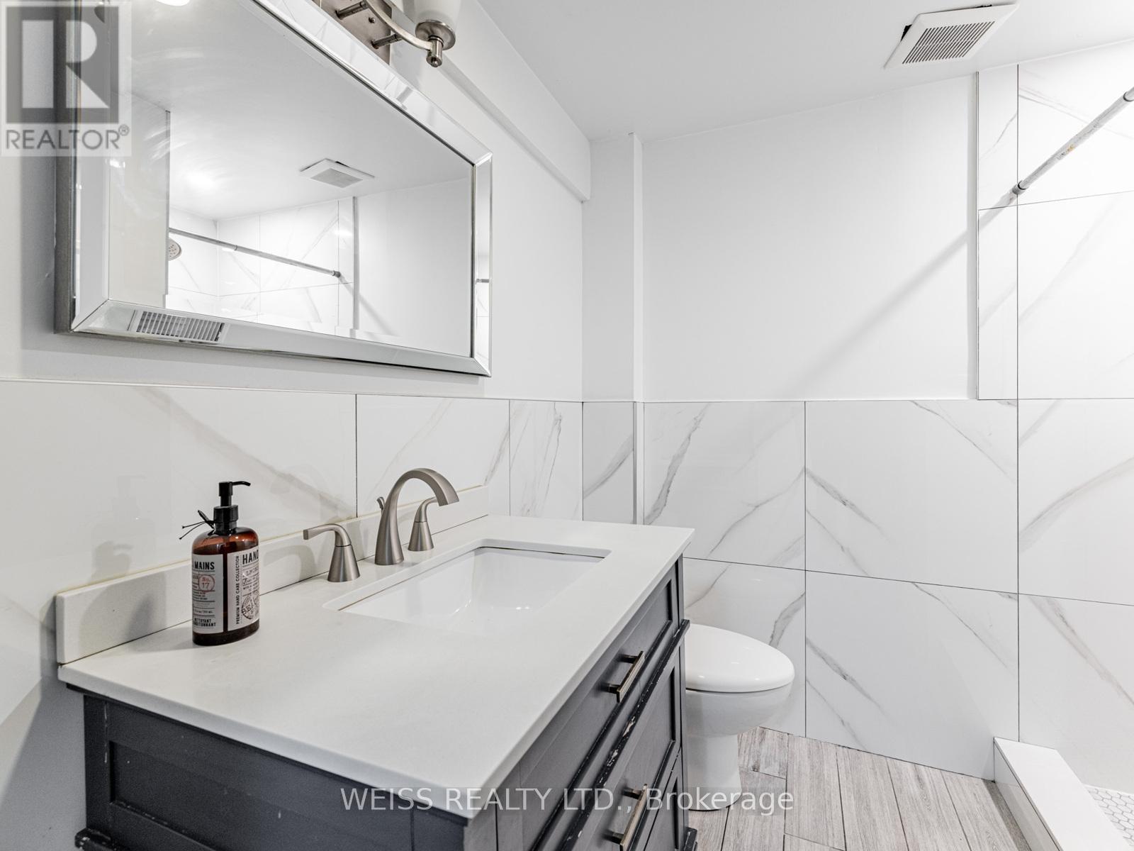 52 Almore Avenue, Toronto (Clanton Park), Ontario  M3H 2H2 - Photo 31 - C12155356