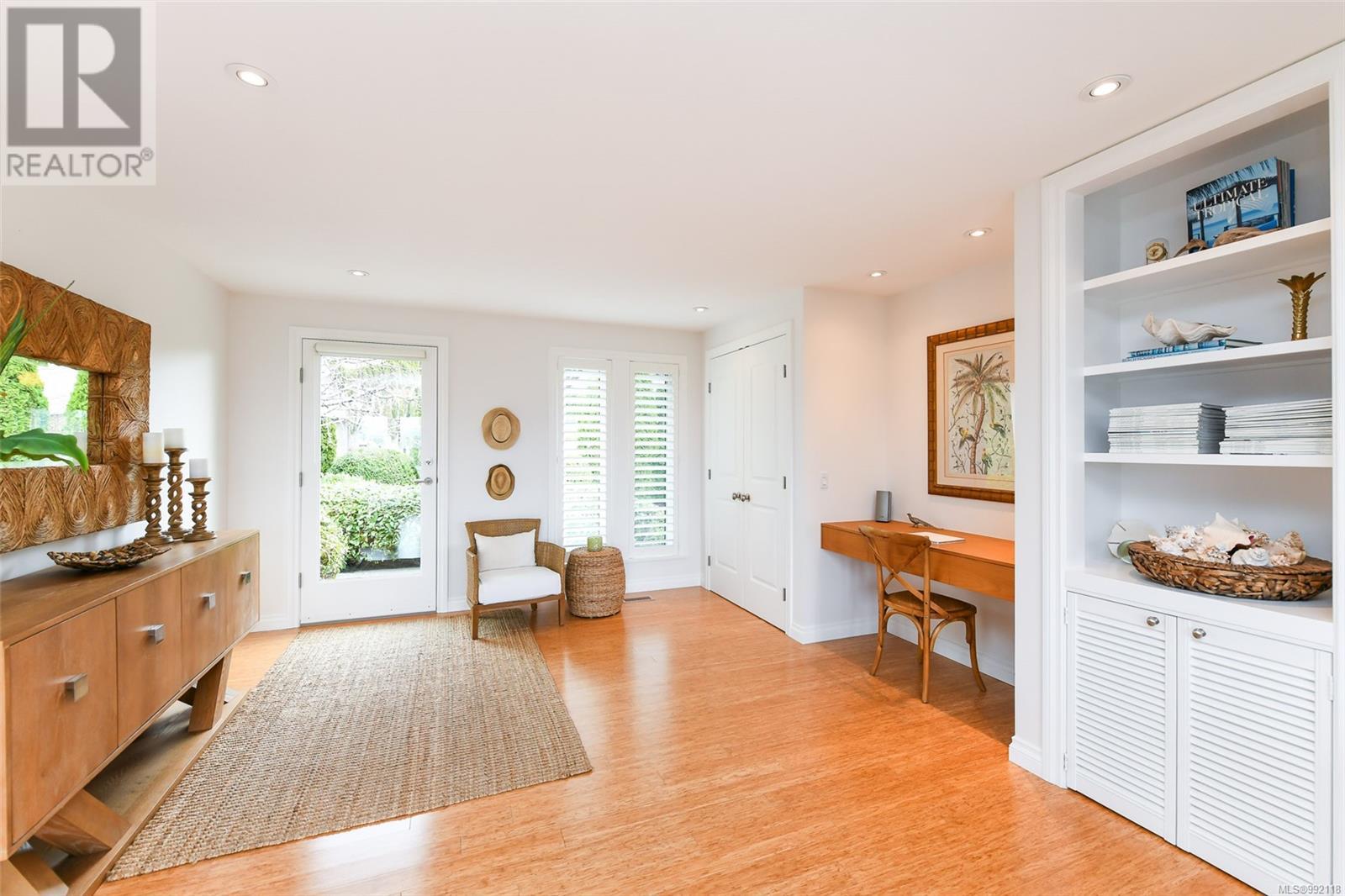 Property at 77 Jane Pl image 2