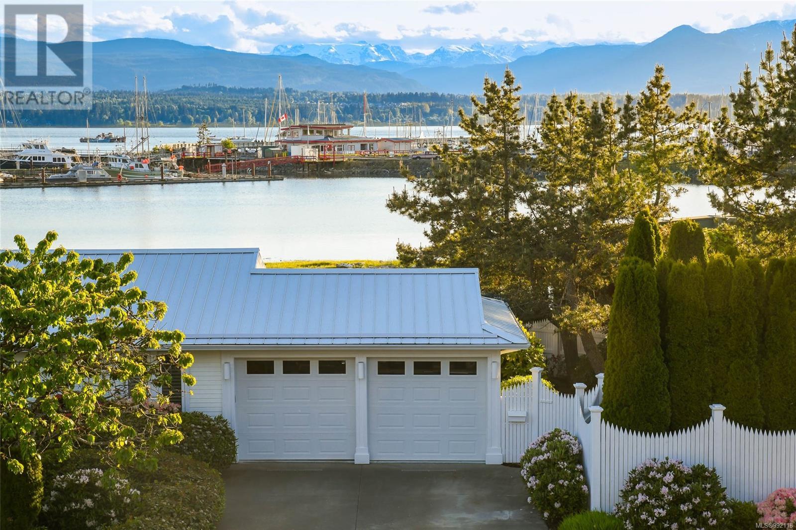 77 Jane Pl, Comox, British Columbia  V9M 3N4 - Photo 2 - 992118