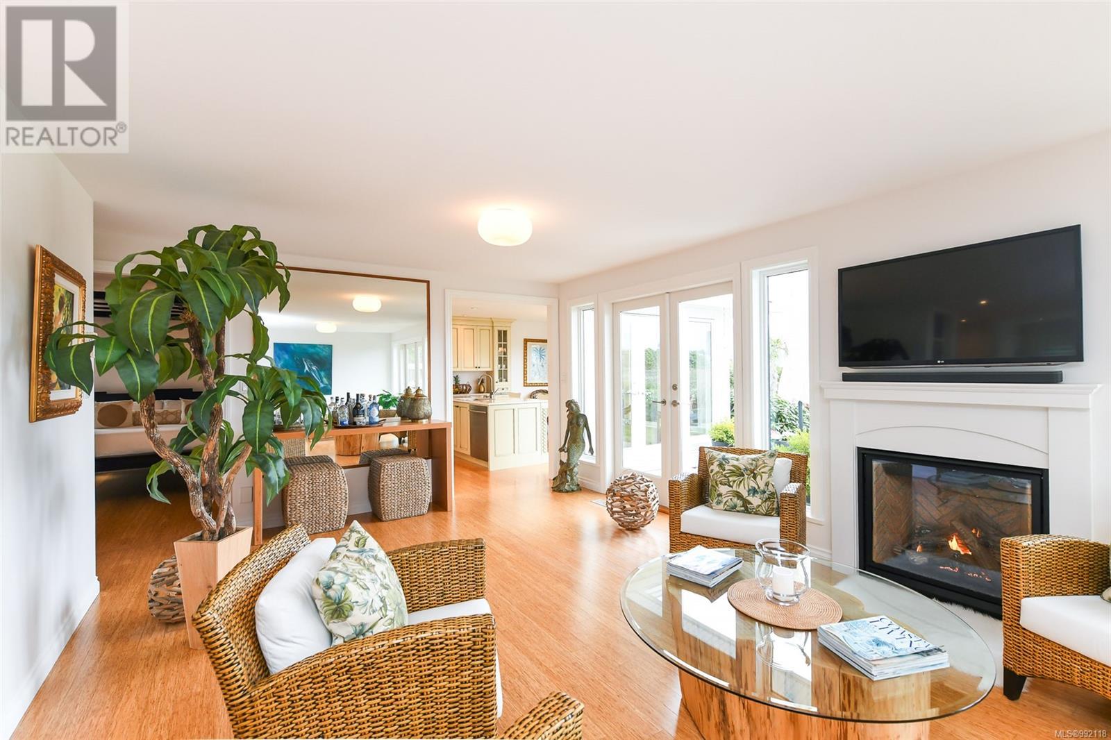 Property at 77 Jane Pl image 5