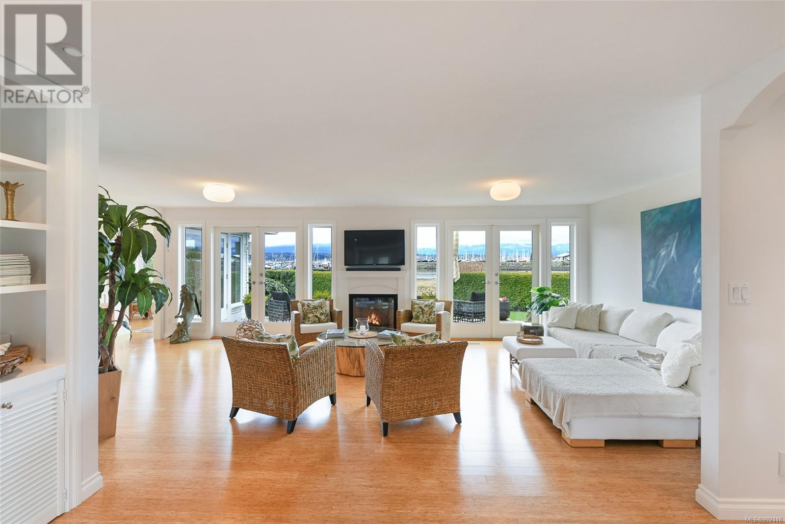 Property at 77 Jane Pl image 3