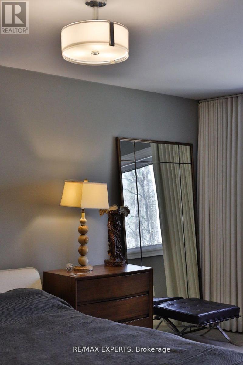 119 Westbury Court, Richmond Hill, Ontario  L4L 2S3 - Photo 21 - N12155309