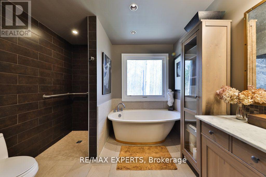 119 Westbury Court, Richmond Hill, Ontario  L4L 2S3 - Photo 26 - N12155309