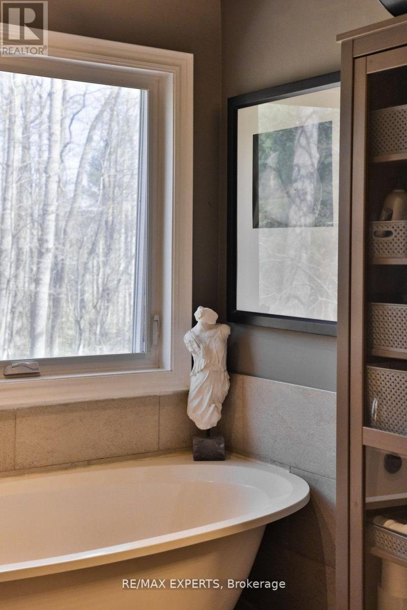 119 Westbury Court, Richmond Hill, Ontario  L4L 2S3 - Photo 27 - N12155309