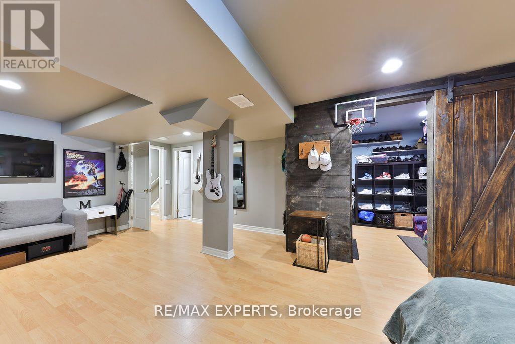 119 Westbury Court, Richmond Hill, Ontario  L4L 2S3 - Photo 34 - N12155309