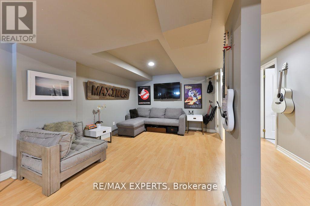 119 Westbury Court, Richmond Hill, Ontario  L4L 2S3 - Photo 37 - N12155309
