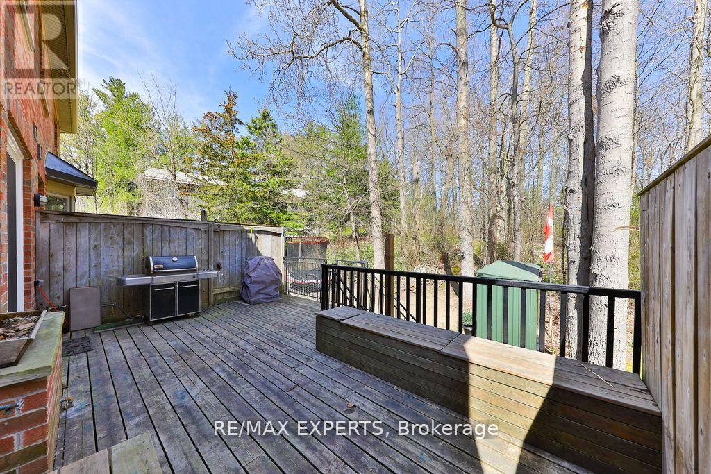 119 Westbury Court, Richmond Hill, Ontario  L4L 2S3 - Photo 42 - N12155309