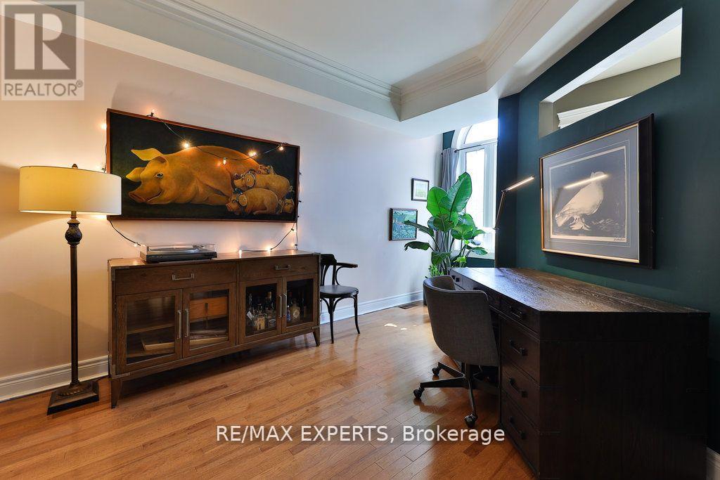119 Westbury Court, Richmond Hill, Ontario  L4L 2S3 - Photo 5 - N12155309