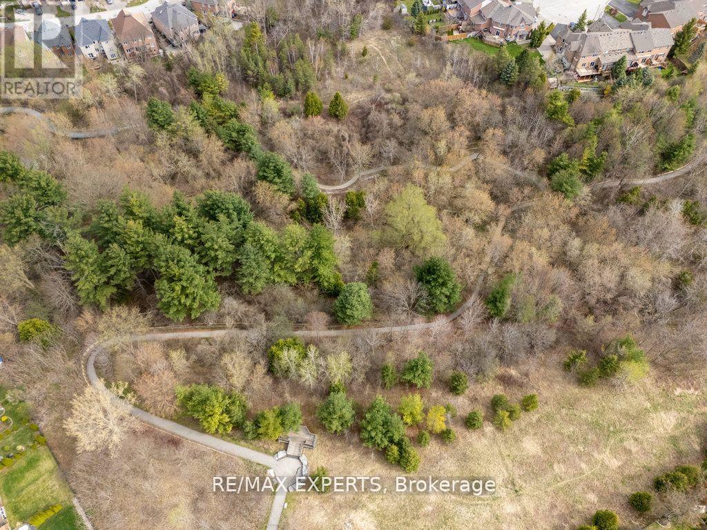 119 Westbury Court, Richmond Hill, Ontario  L4L 2S3 - Photo 50 - N12155309