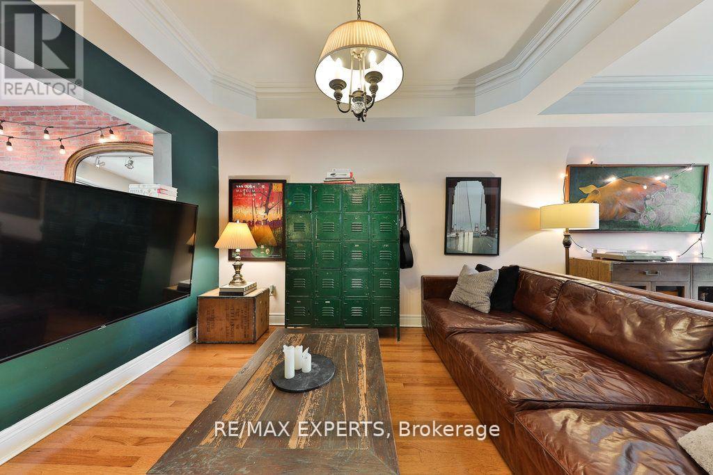 119 Westbury Court, Richmond Hill, Ontario  L4L 2S3 - Photo 7 - N12155309