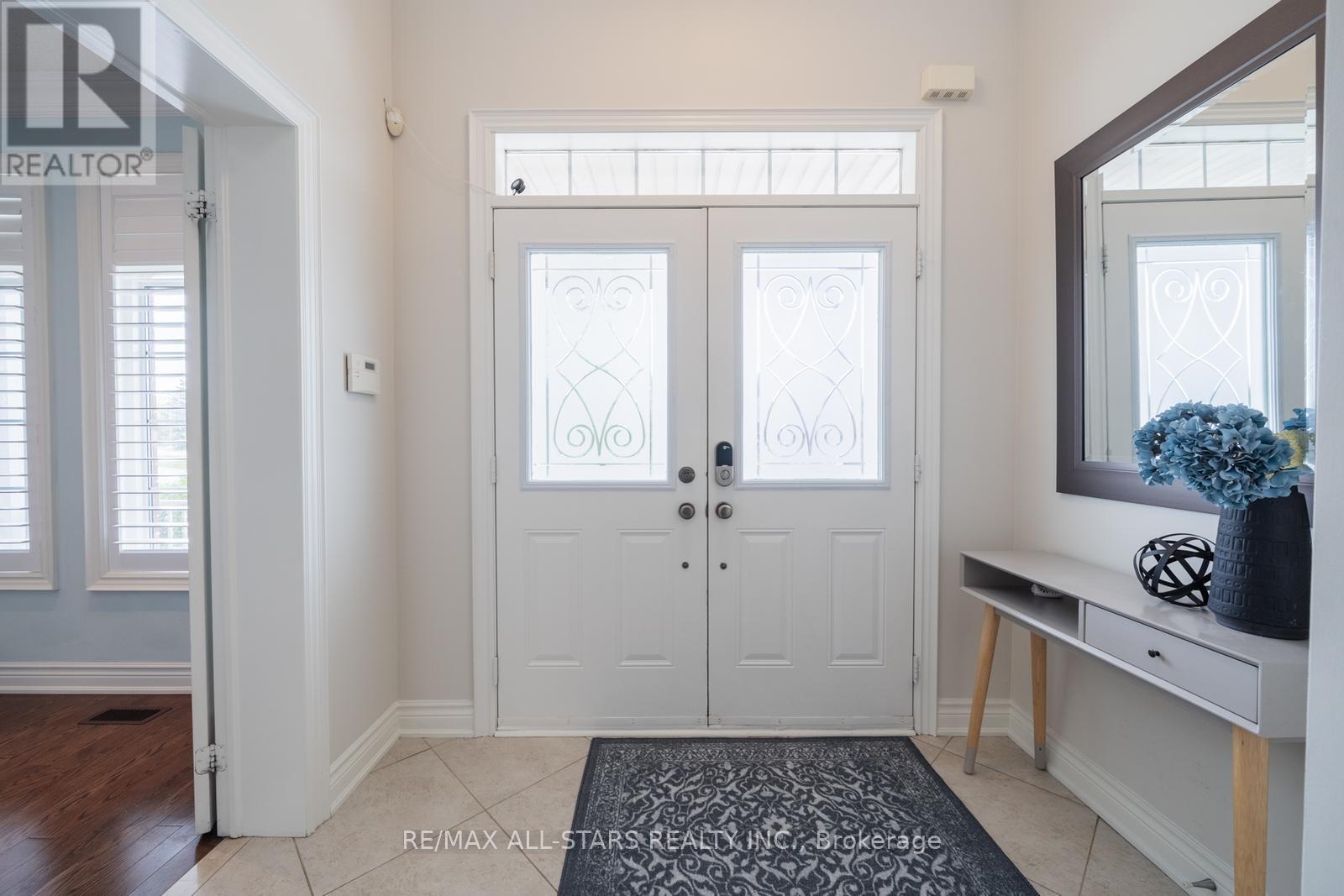 407 Hoover Park Drive, Whitchurch-Stouffville (Stouffville), Ontario  L4A 1P4 - Photo 6 - N12155316