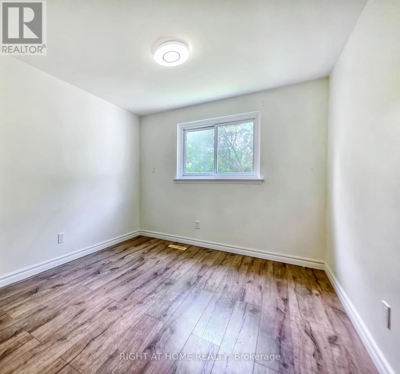 164 Springhead Gardens, Richmond Hill (North Richvale), Ontario  L4C 5C6 - Photo 12 - N12155377