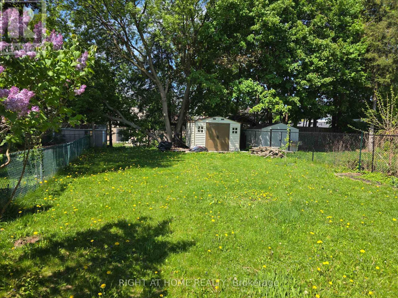 164 Springhead Gardens, Richmond Hill, Ontario  L4C 5C6 - Photo 2 - N12155377