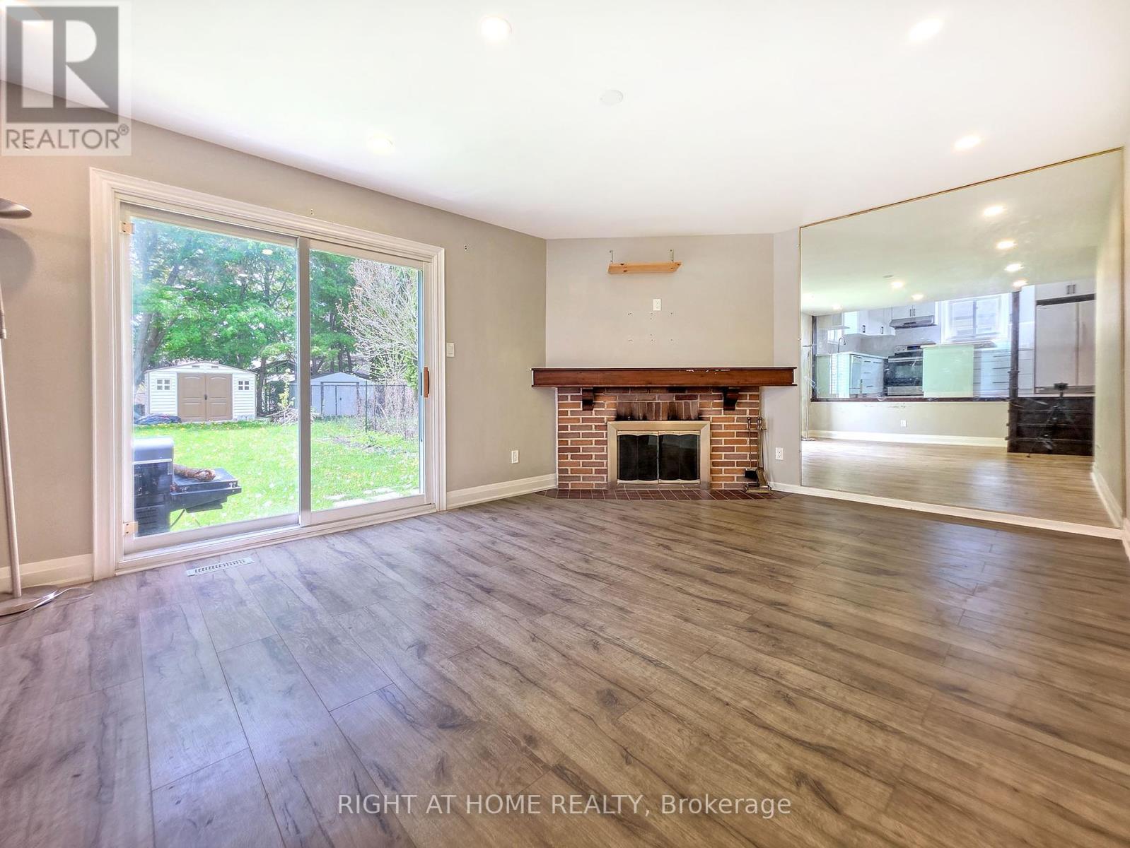 164 Springhead Gardens, Richmond Hill (North Richvale), Ontario  L4C 5C6 - Photo 6 - N12155377
