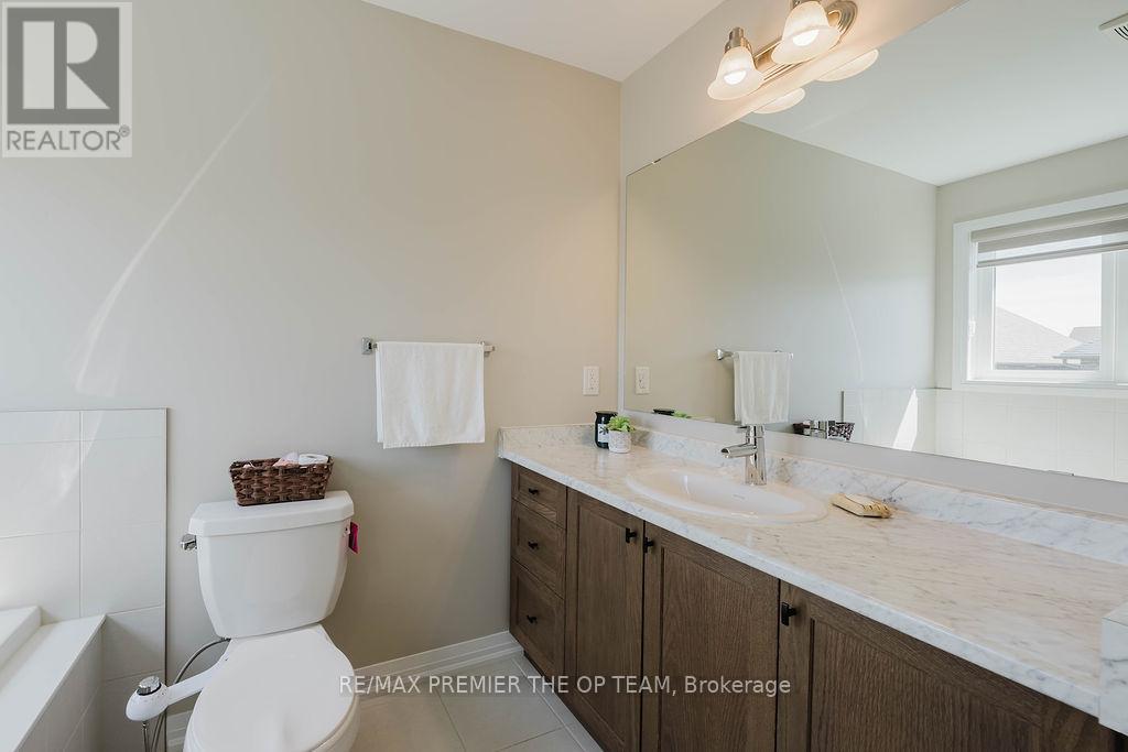 78 Sagewood Avenue, Barrie, Ontario  L9J 0K5 - Photo 31 - S12155392