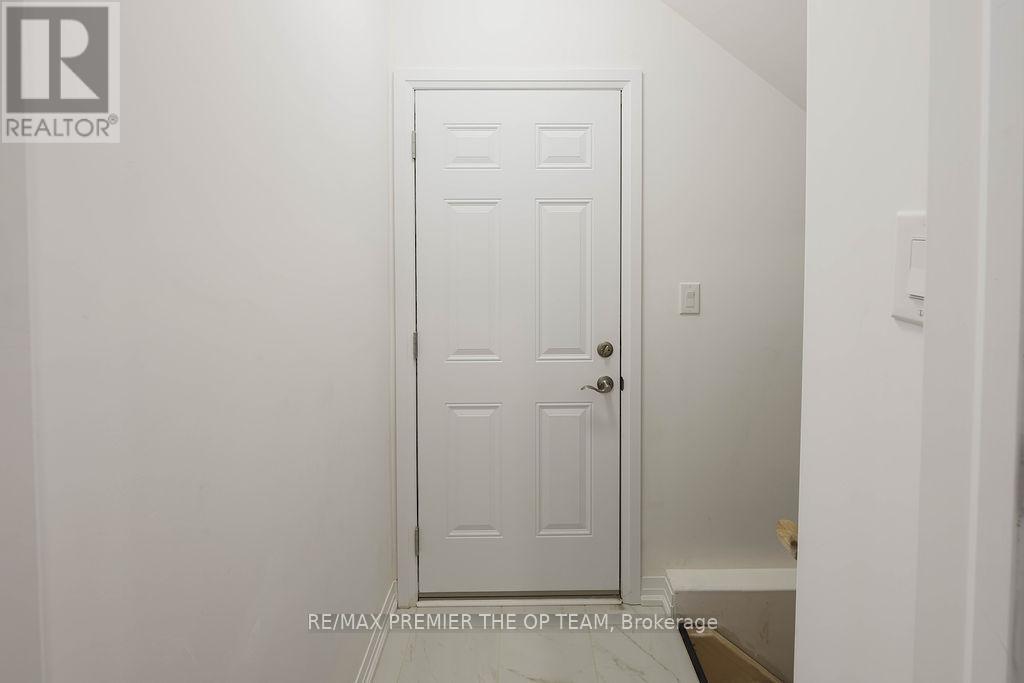 78 Sagewood Avenue, Barrie, Ontario  L9J 0K5 - Photo 9 - S12155392