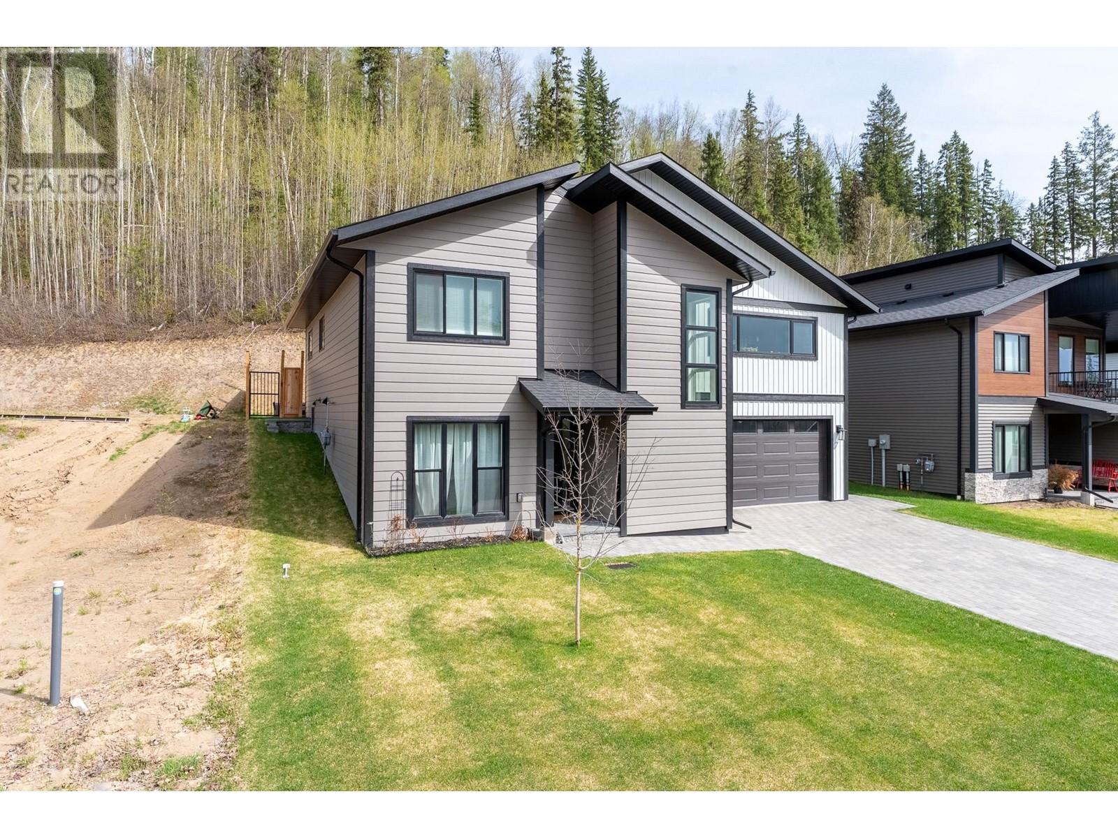 Property at 2834 LINKS DRIVE image 2