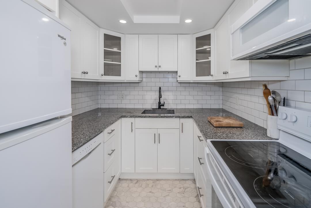 301 1341 George Street, White Rock, British Columbia  V4B 4A1 - Photo 9 - R3003831