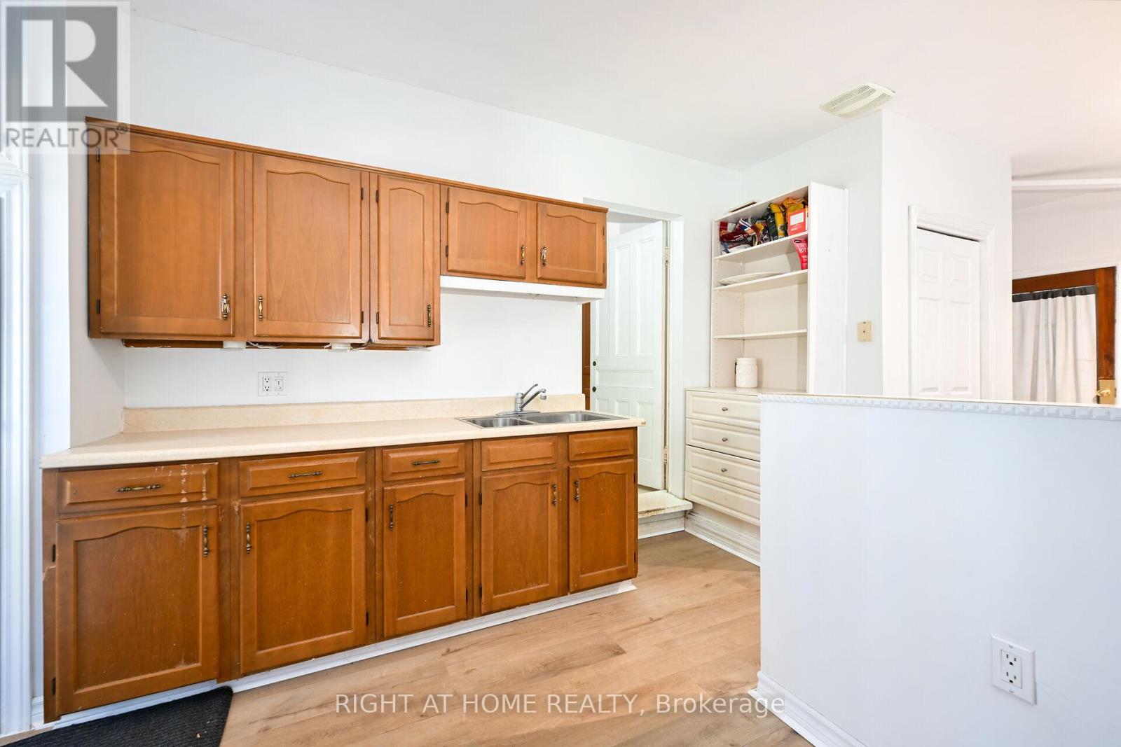 1396 Progreston Road, Hamilton, Ontario  L0R 1H3 - Photo 31 - X12152991
