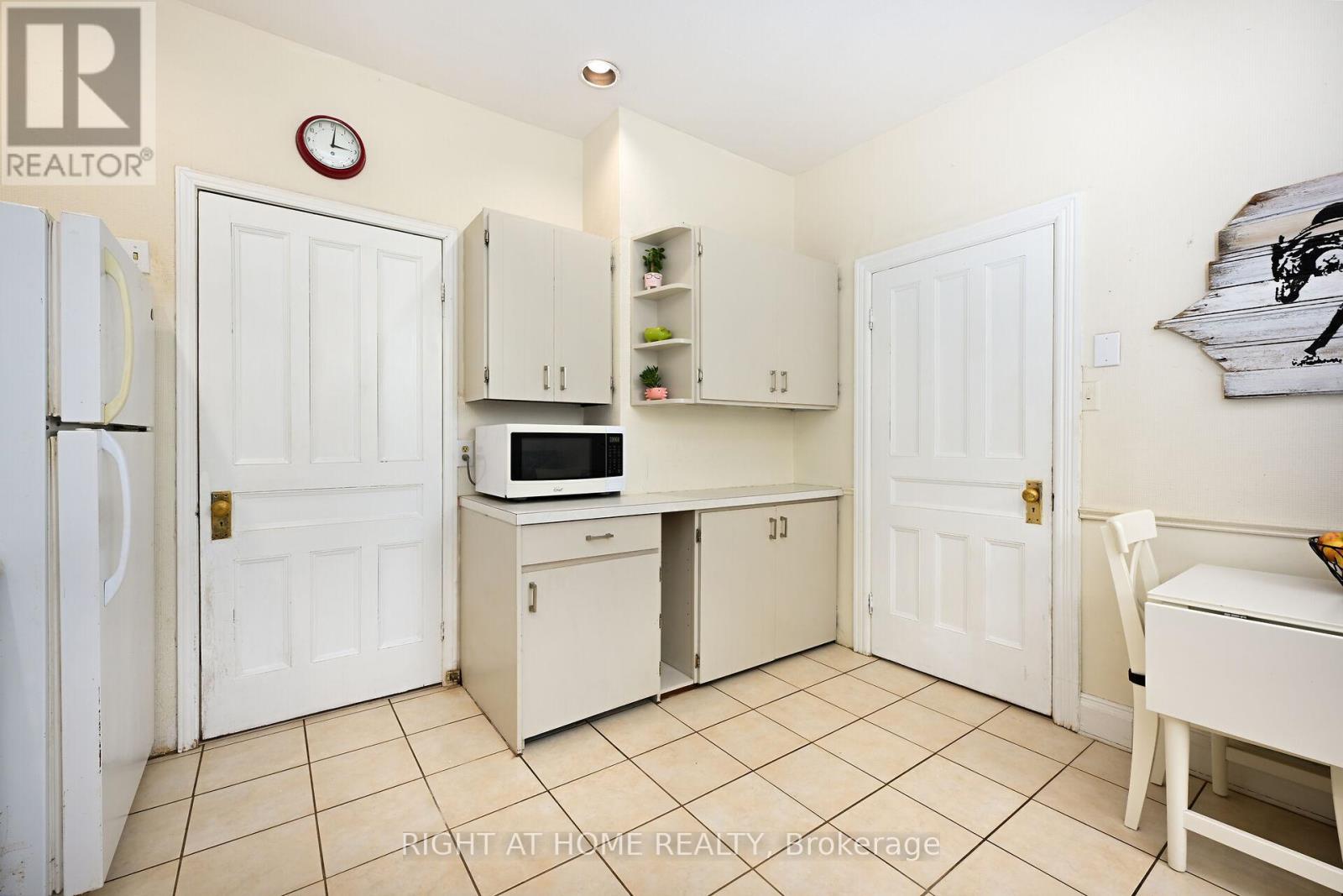 1396 Progreston Road, Hamilton, Ontario  L0R 1H3 - Photo 11 - X12152991