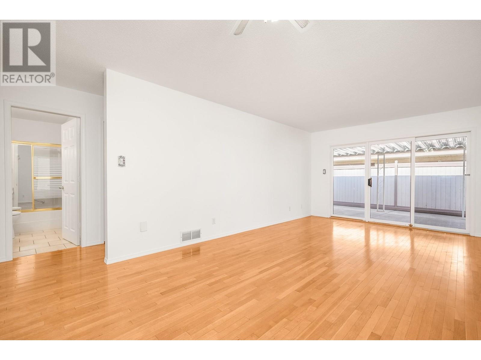 Property at 2107 43rd Avenue Unit# 26 image 4
