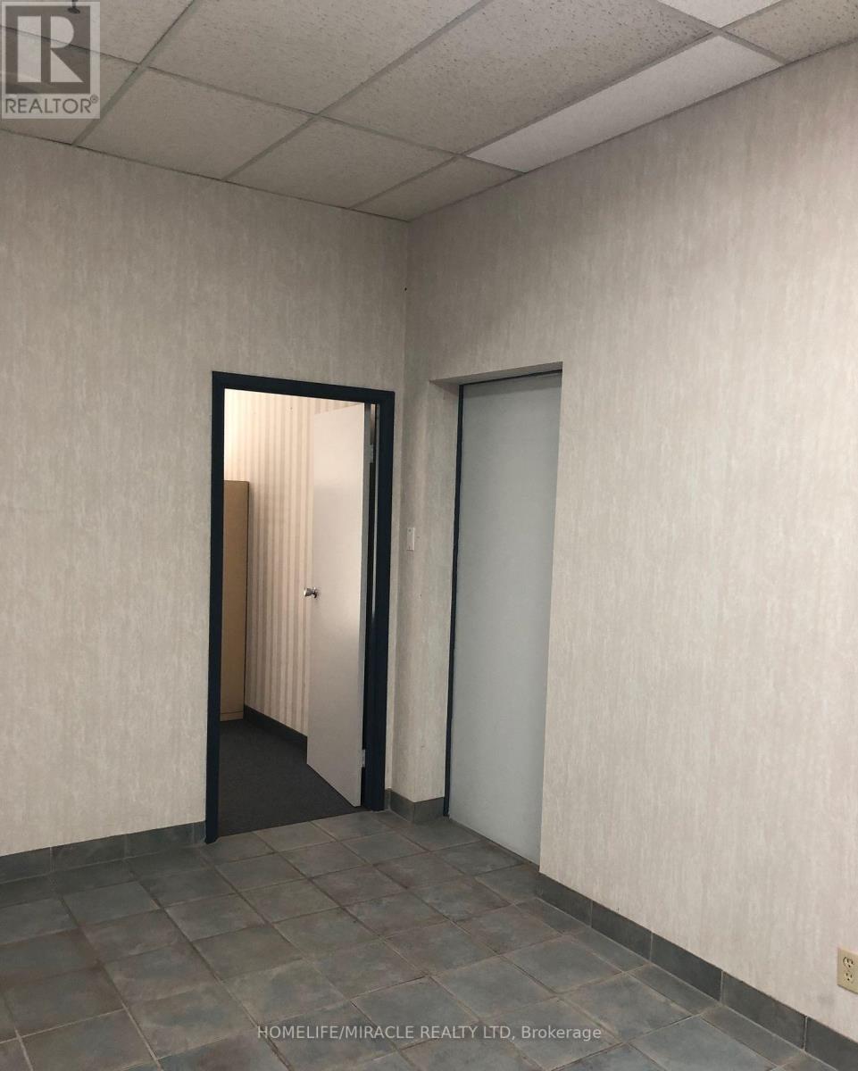 12 - 975 Midway Boulevard, Mississauga, Ontario  L5T 2C6 - Photo 10 - W12155277