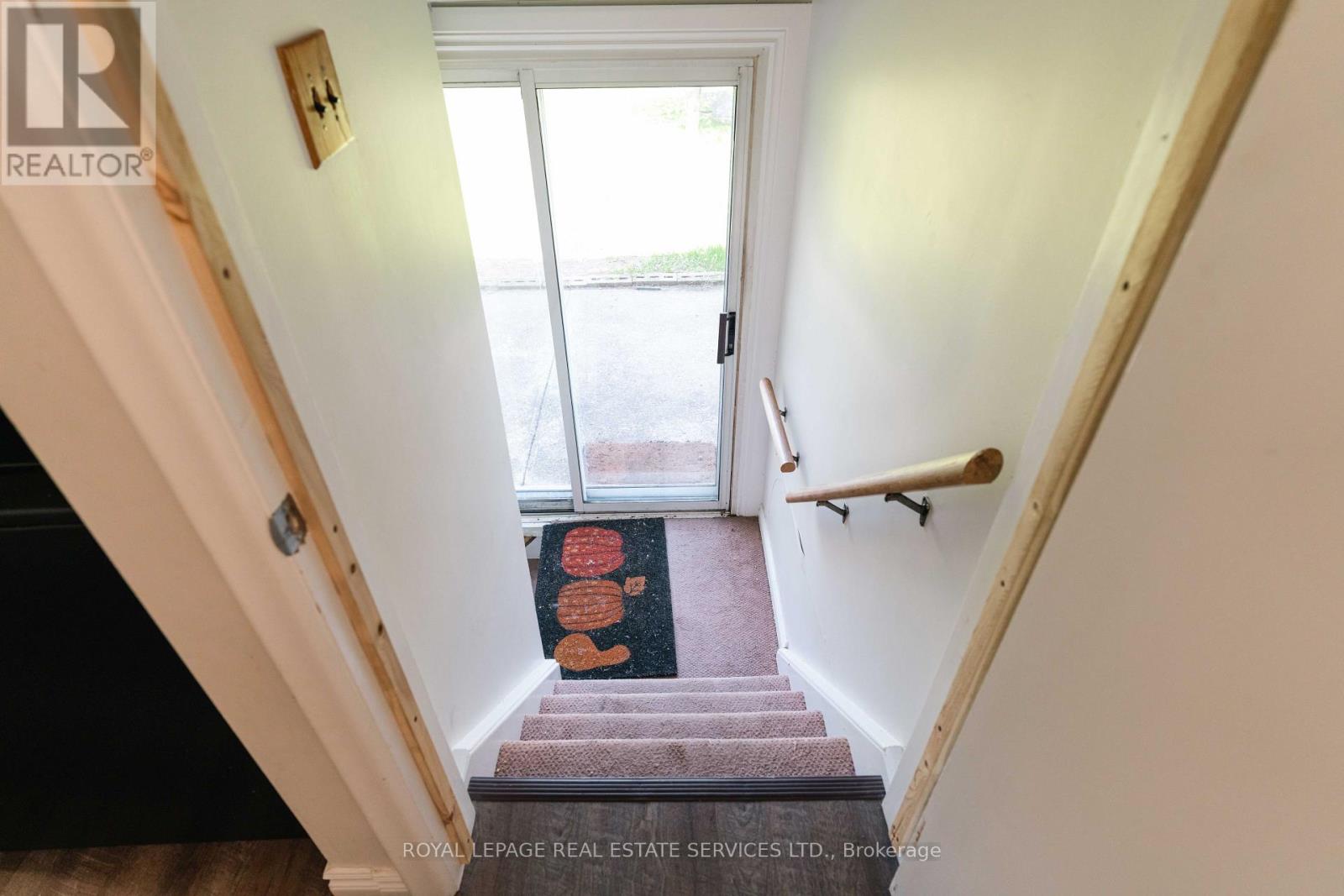 365 Sandhurst Drive, Oakville, Ontario  L6L 4L1 - Photo 11 - W12155292