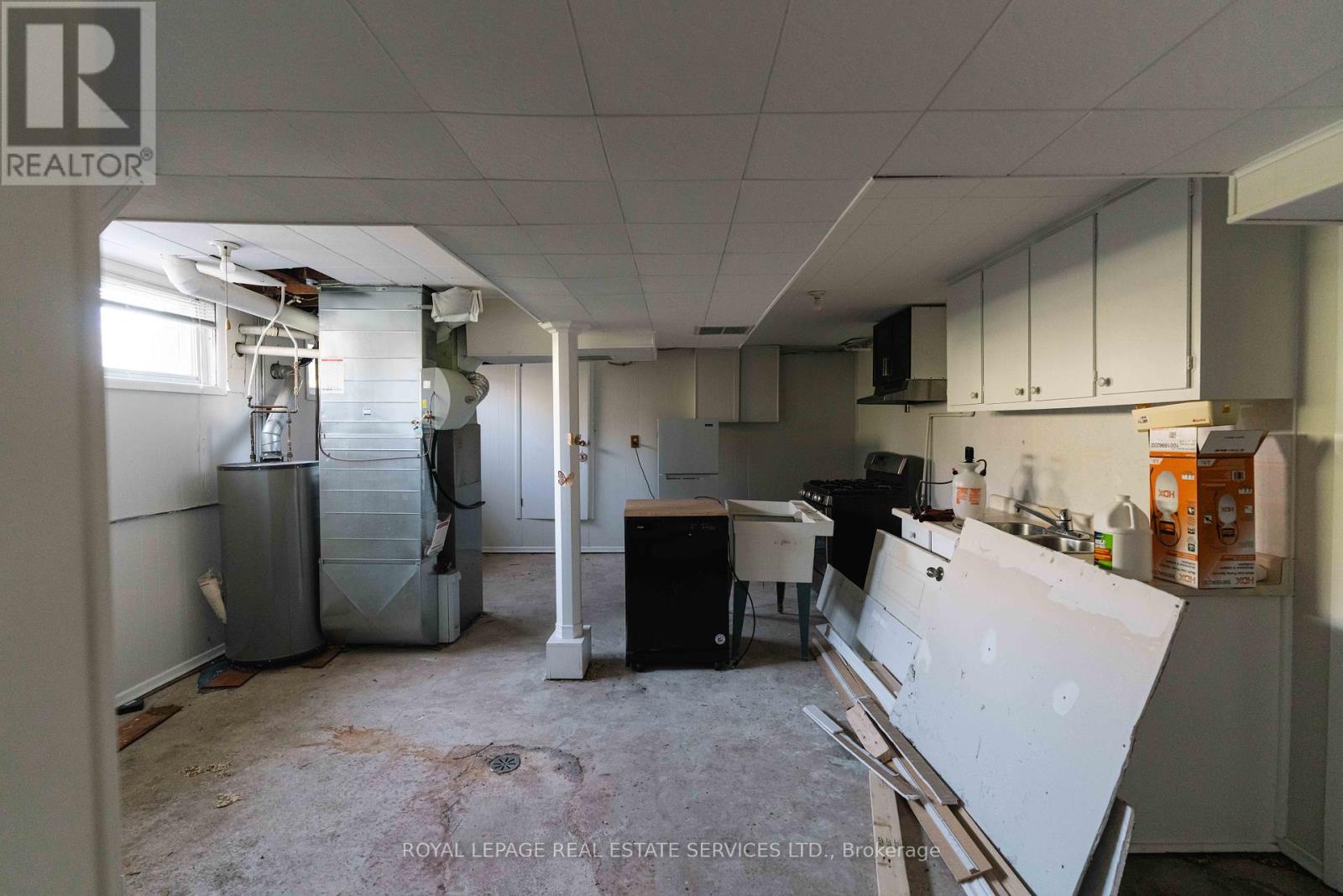 365 Sandhurst Drive, Oakville, Ontario  L6L 4L1 - Photo 14 - W12155292