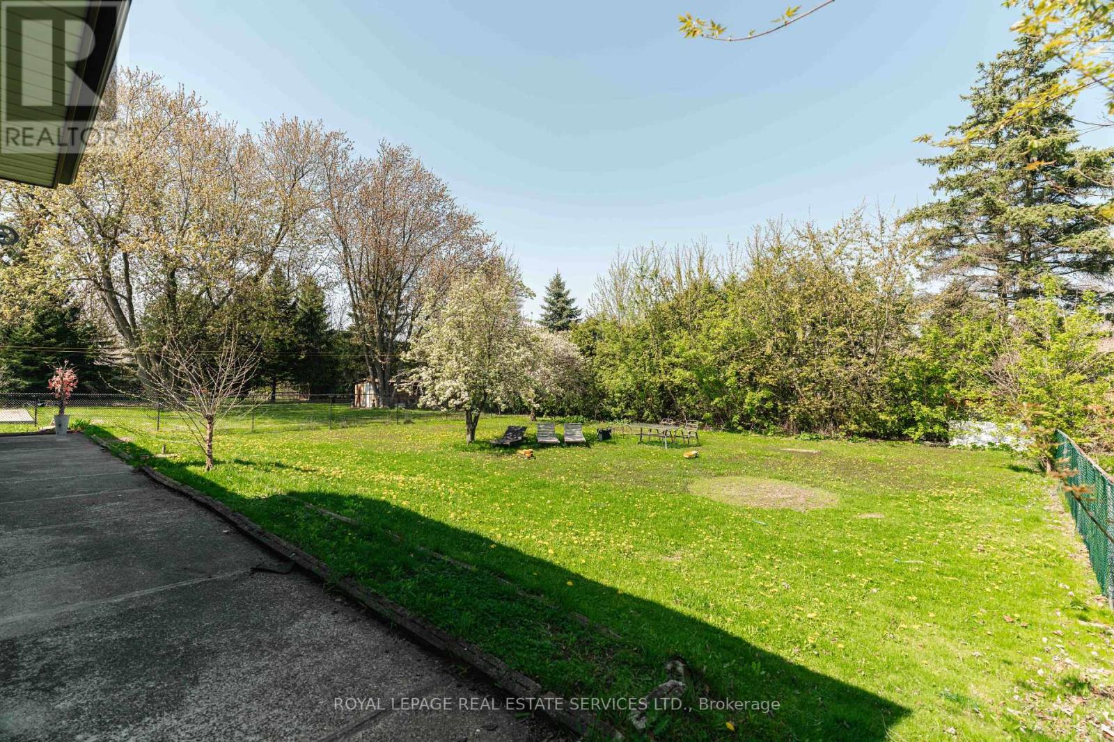 365 Sandhurst Drive, Oakville, Ontario  L6L 4L1 - Photo 18 - W12155292