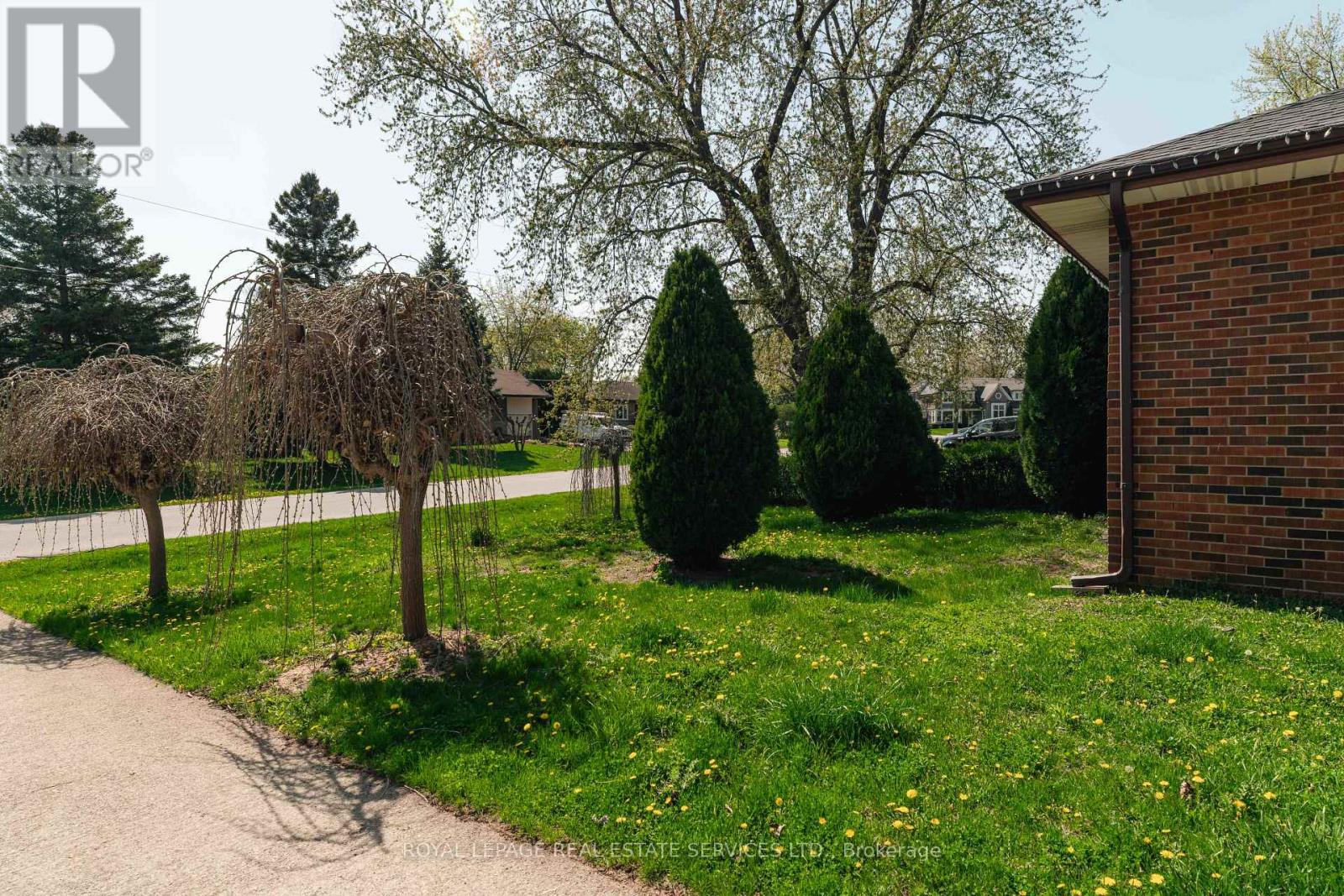 365 Sandhurst Drive, Oakville, Ontario  L6L 4L1 - Photo 28 - W12155292