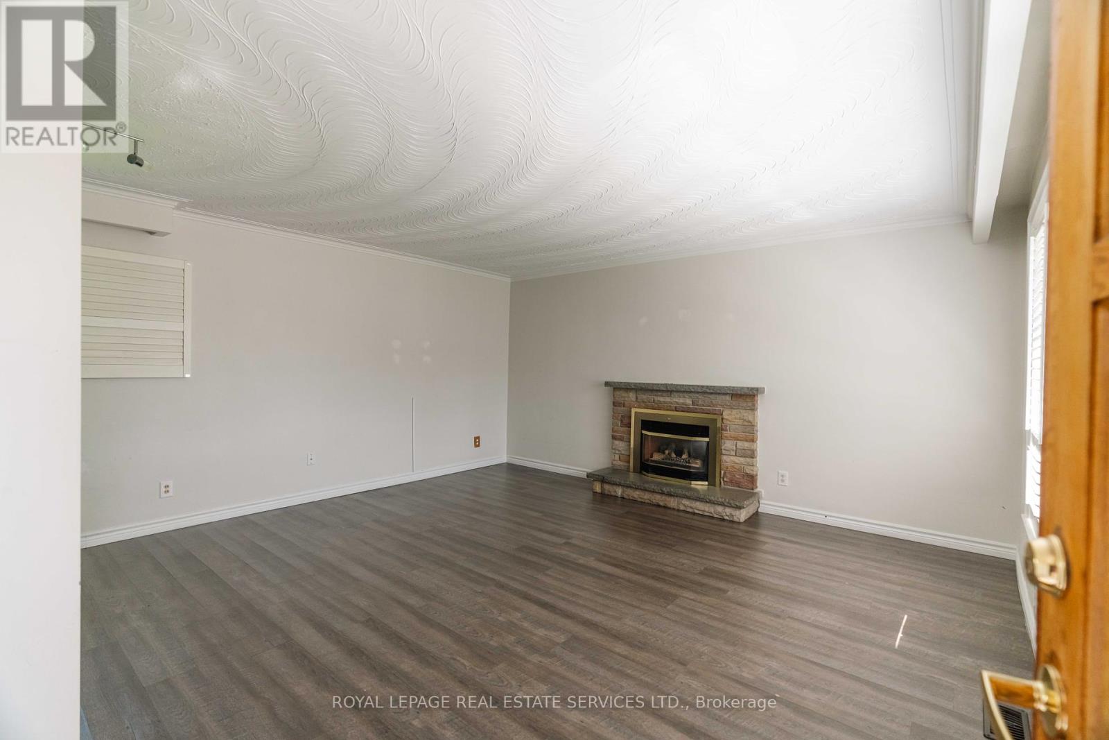365 Sandhurst Drive, Oakville, Ontario  L6L 4L1 - Photo 33 - W12155292