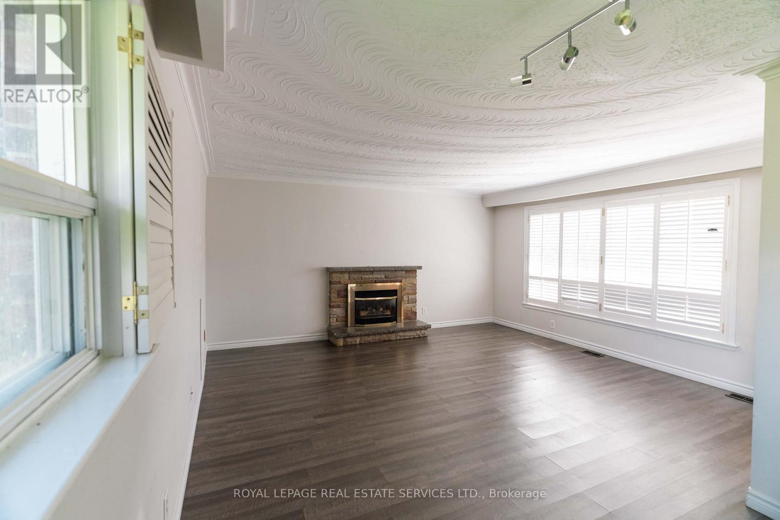365 Sandhurst Drive, Oakville, Ontario  L6L 4L1 - Photo 36 - W12155292