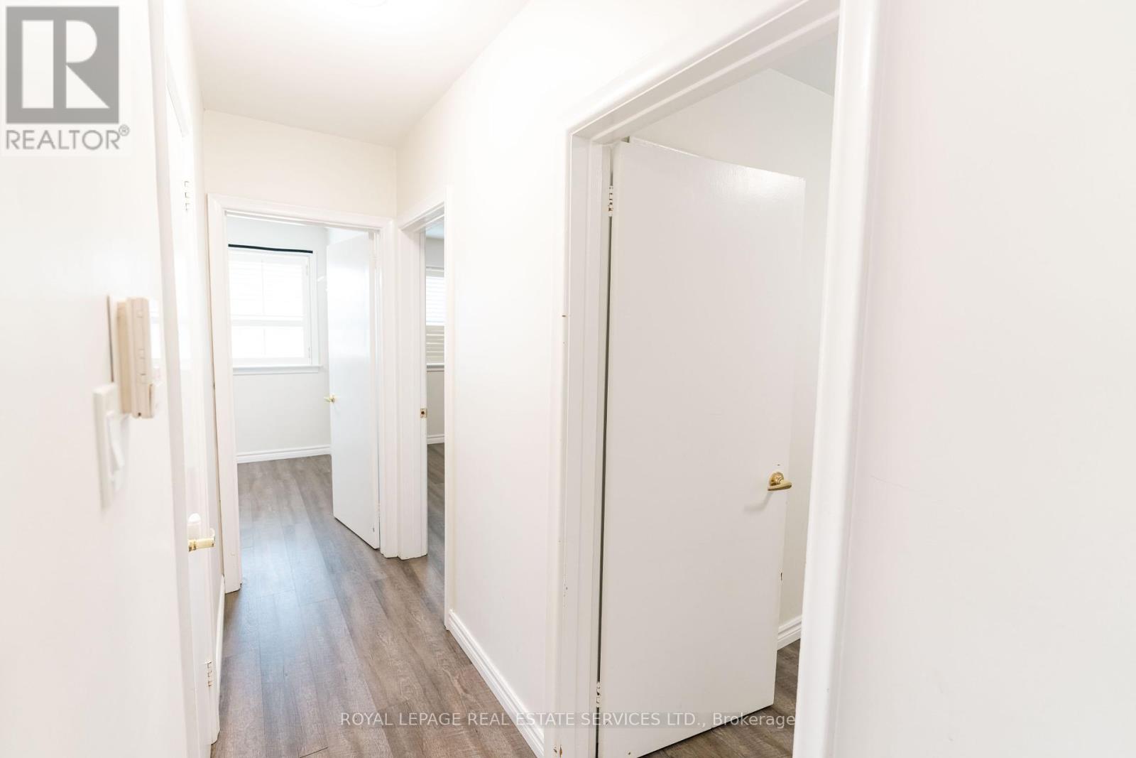 365 Sandhurst Drive, Oakville, Ontario  L6L 4L1 - Photo 6 - W12155292