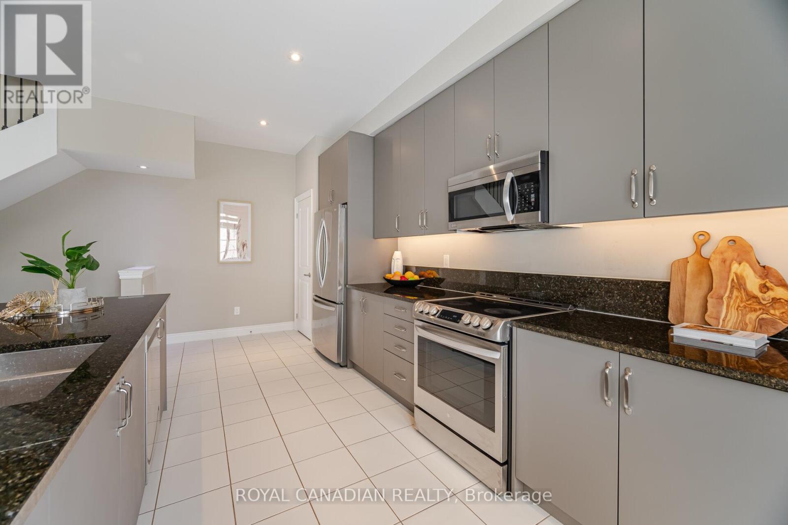 156 - 50 Lunar Crescent, Mississauga, Ontario  L5M 2R4 - Photo 13 - W12155302