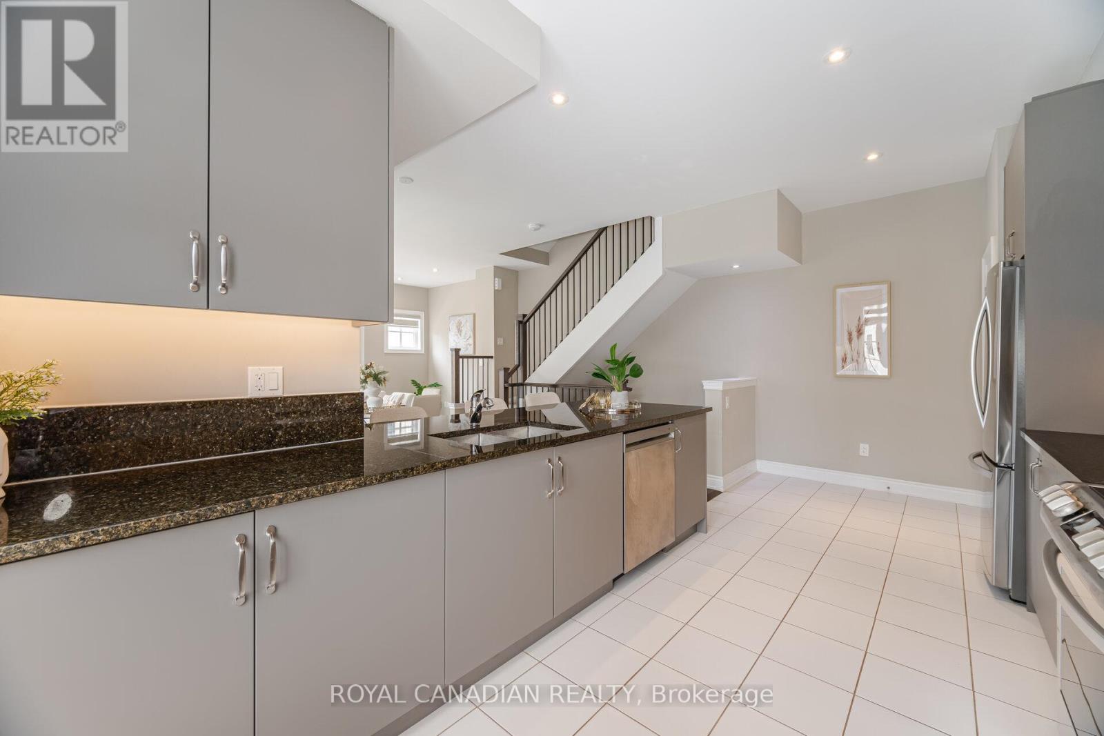 156 - 50 Lunar Crescent, Mississauga, Ontario  L5M 2R4 - Photo 14 - W12155302
