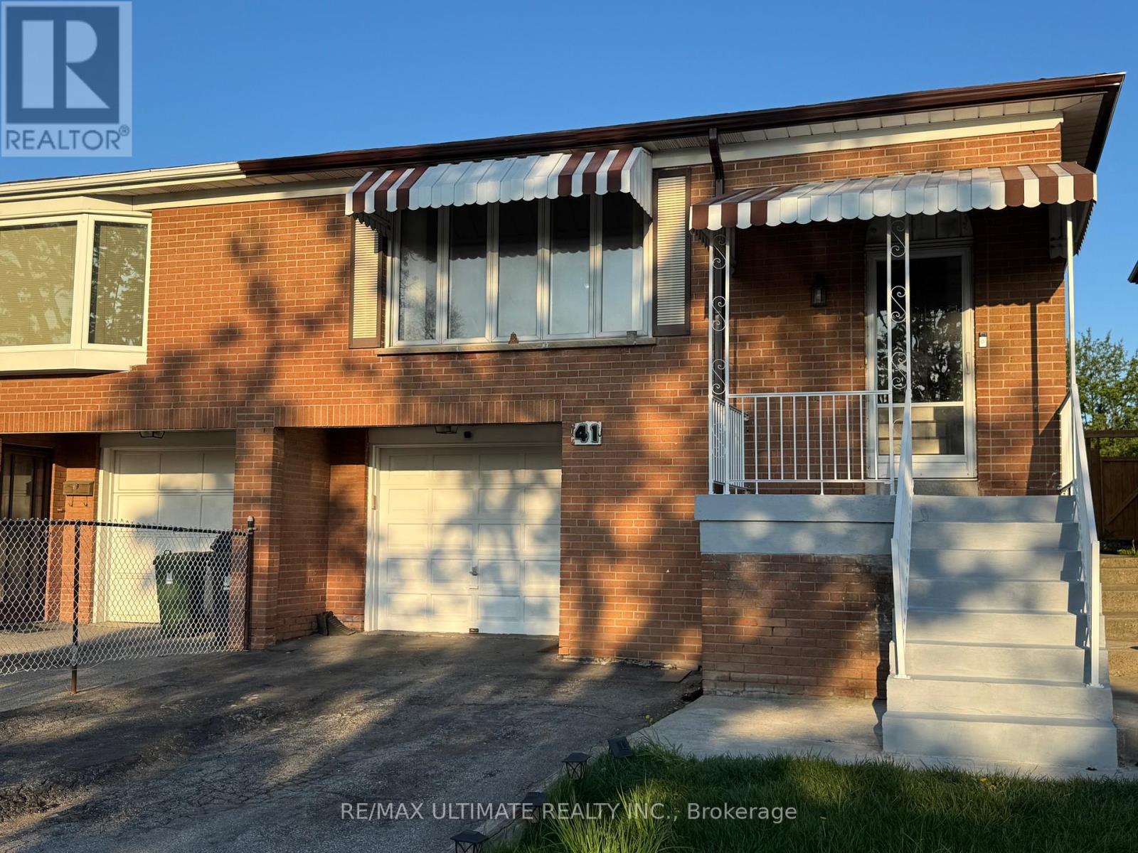 41 Clarion Road, Toronto, Ontario  M9R 3Y4 - Photo 2 - W12155305