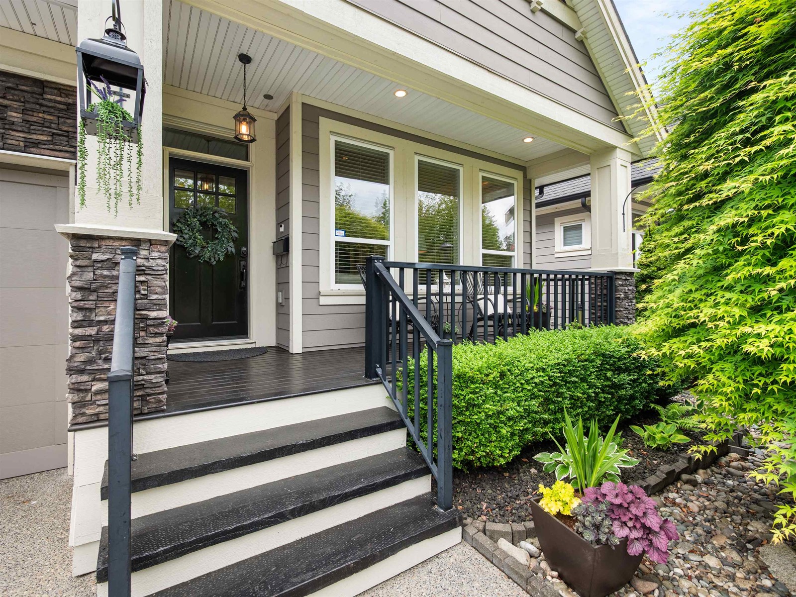 Property at 17378 3A AVENUE image 2