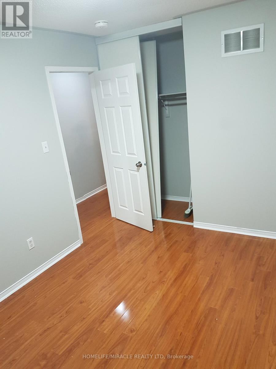 26 Roxton Crescent, Brampton, Ontario  L7A 2E7 - Photo 6 - W12155359