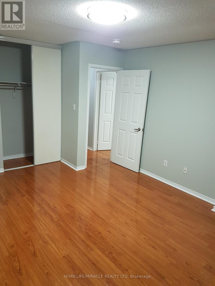 26 Roxton Crescent, Brampton, Ontario  L7A 2E7 - Photo 8 - W12155359