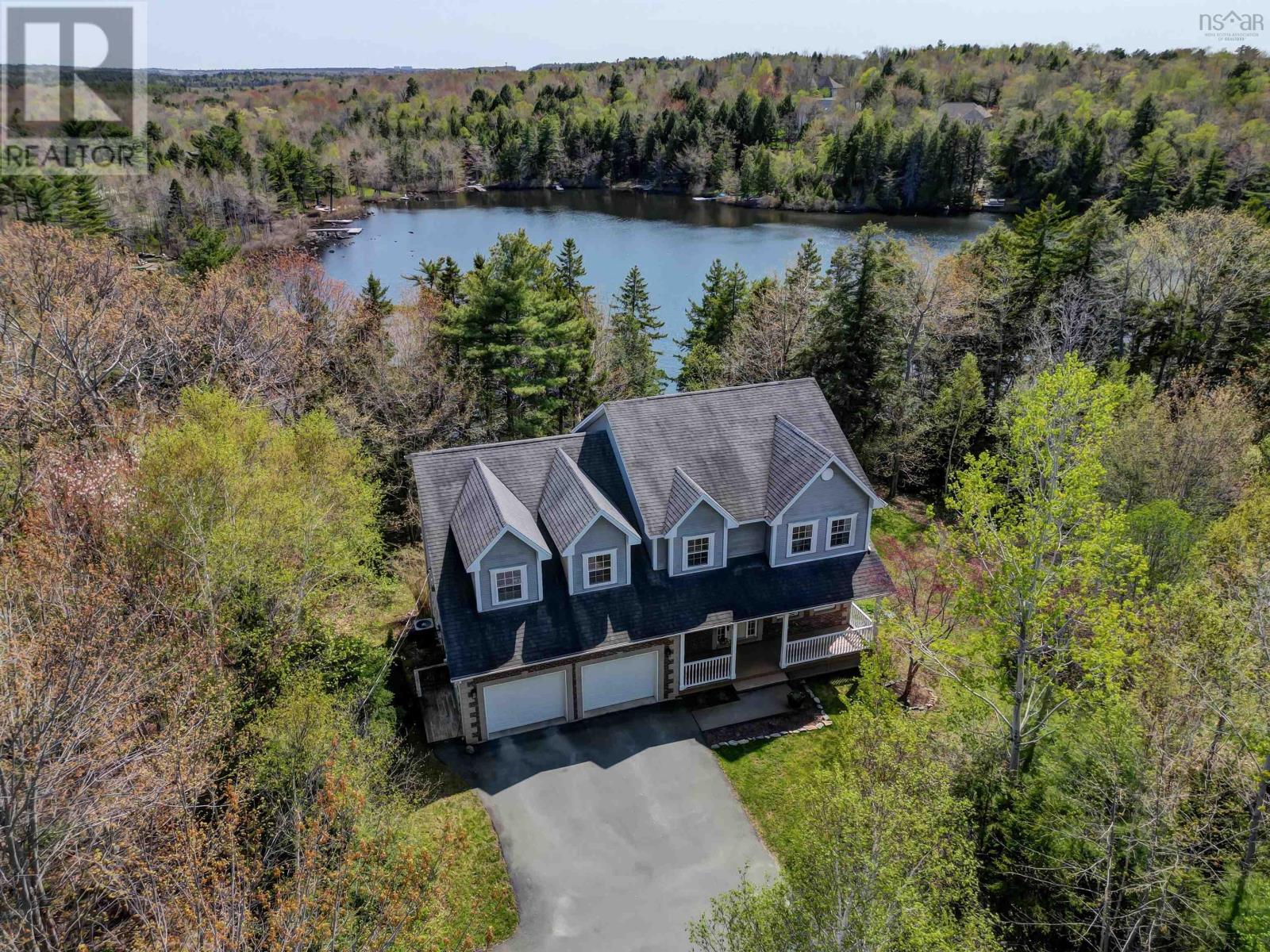 Property at 193 Lincolnshire Drive image 2