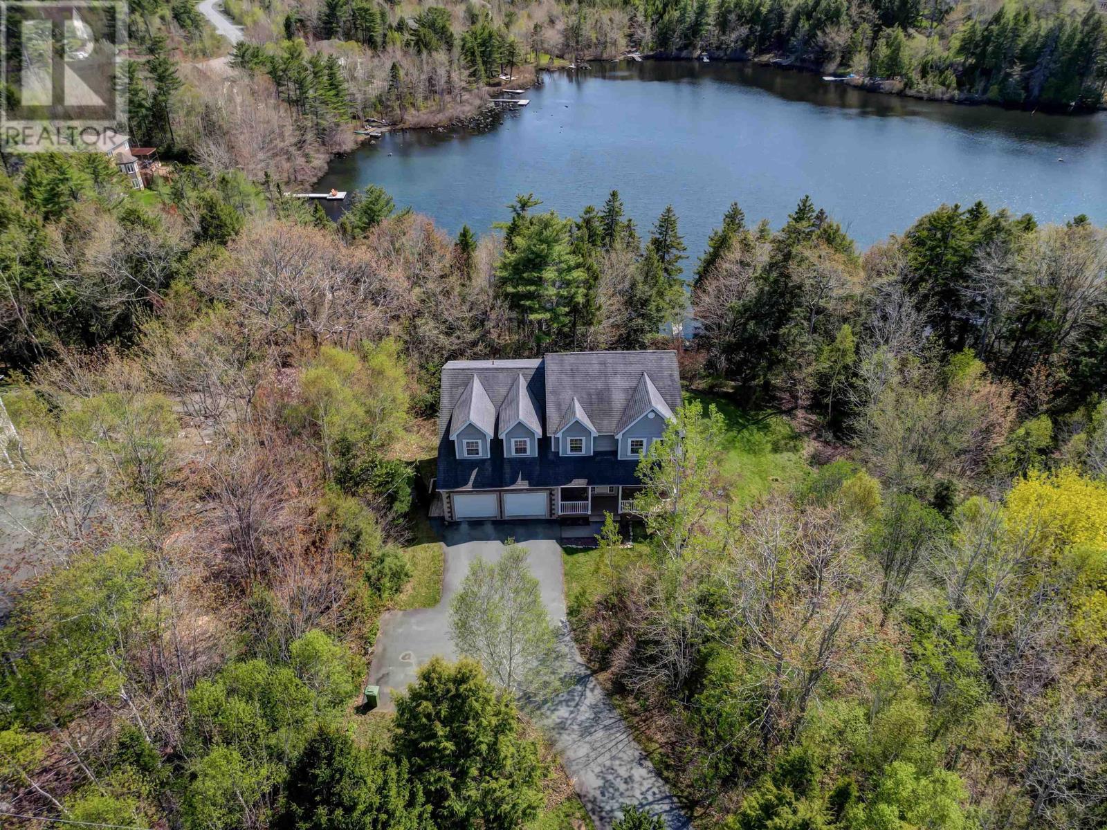 Property at 193 Lincolnshire Drive image 3