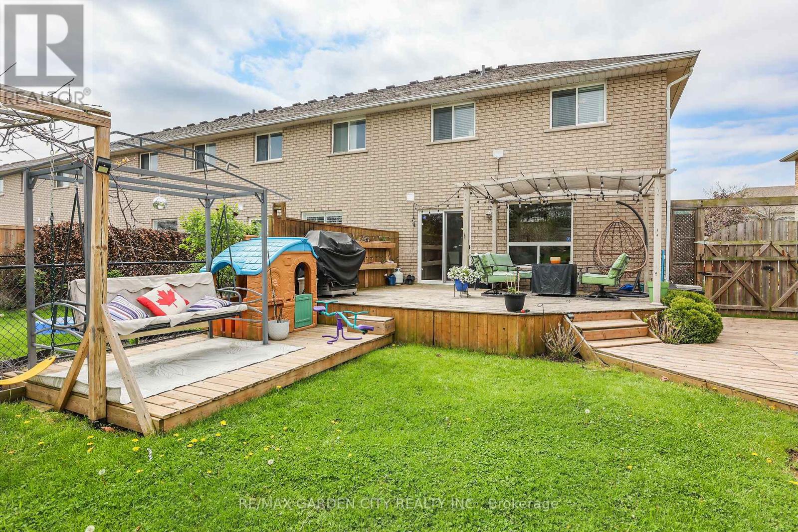 48 Magnolia Crescent, Grimsby, Ontario  L3M 5N1 - Photo 24 - X12155288