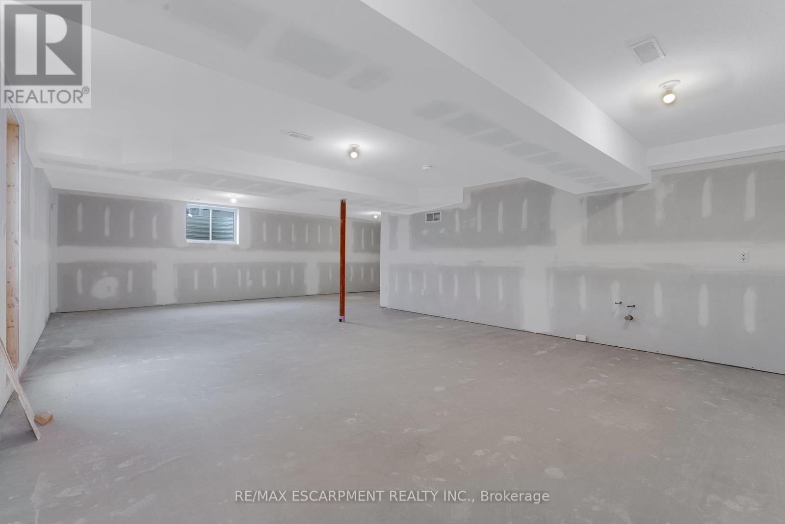 778 Bradford Avenue, Fort Erie (Crescent Park), Ontario  L2A 0H3 - Photo 42 - X12155290