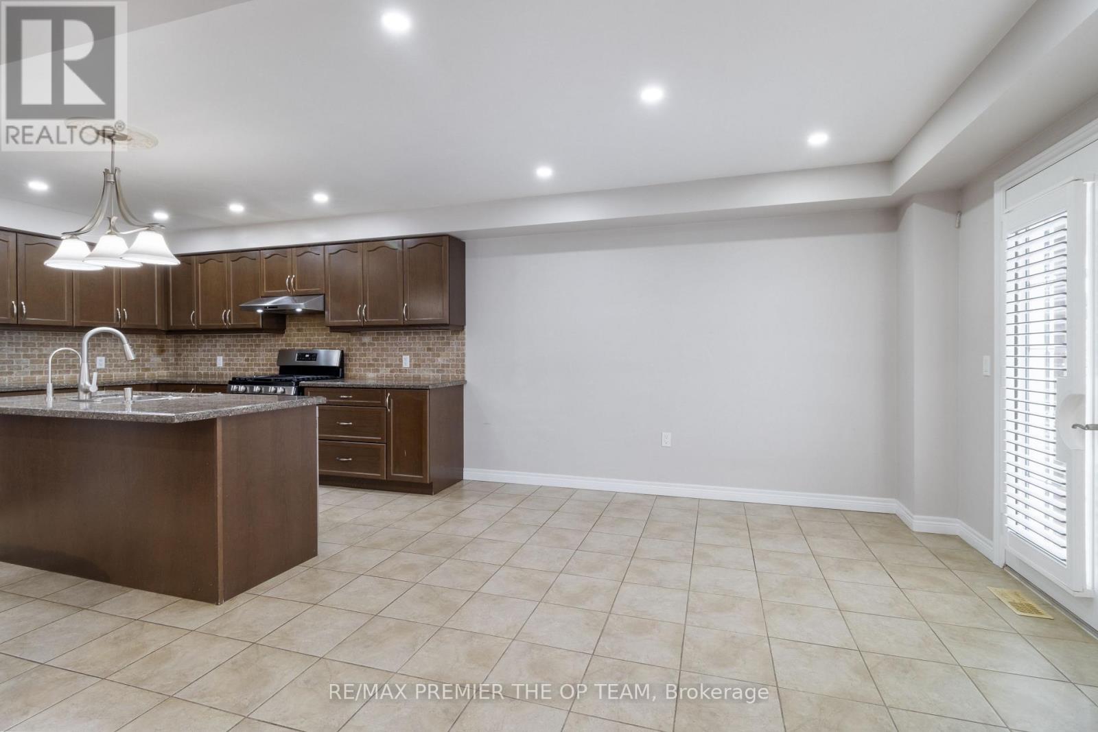 147 Pelech Crescent N, Hamilton, Ontario  L0R 1P0 - Photo 13 - X12155303