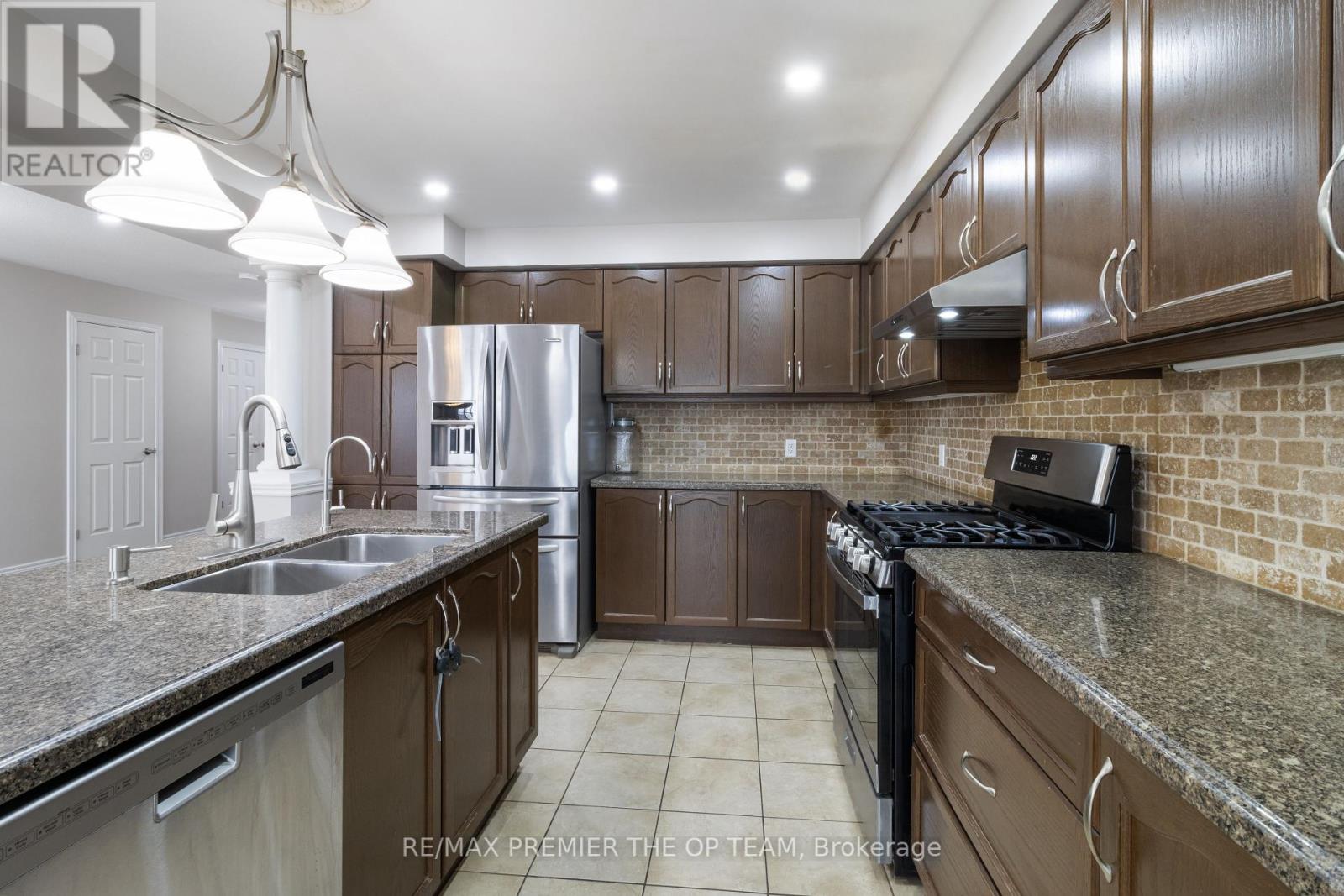 147 Pelech Crescent N, Hamilton, Ontario  L0R 1P0 - Photo 14 - X12155303